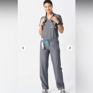 FIGS Scrub set Livingston pants Catarina top PERFECT used once.  Women’s large